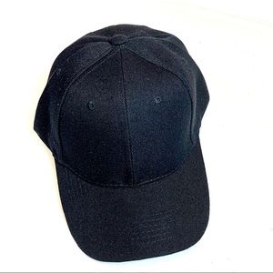 Black adult unisex baseball cap.